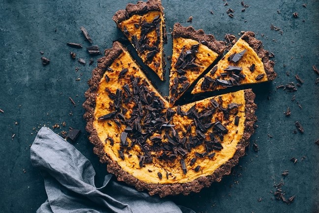 tarte de batata doce com lascas de chocolate